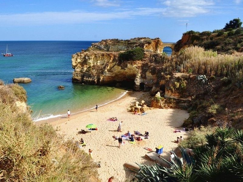 7 Most beautiful beaches of the Algarve Region in Portugal - Praia dos Estudantes