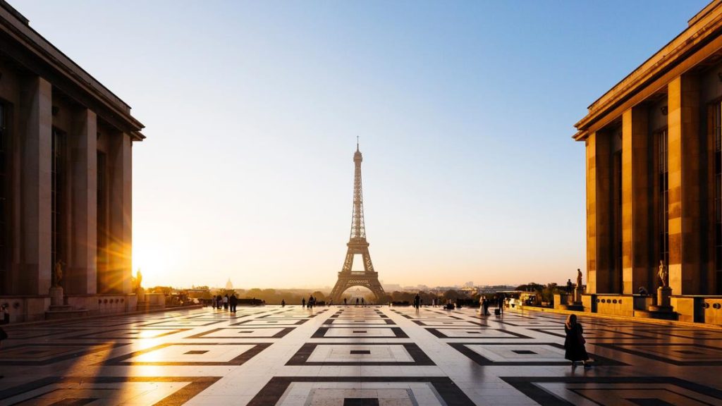 13 places to take the best photo of the Eiffel Tower in Paris