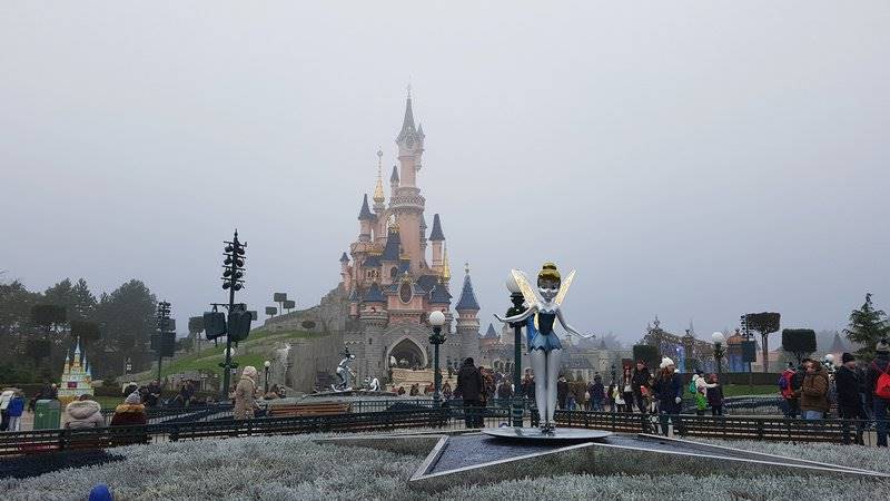 Christmas at Disneyland Paris - Hotel, itinerary and meal plan - Tinker Bell and the castle