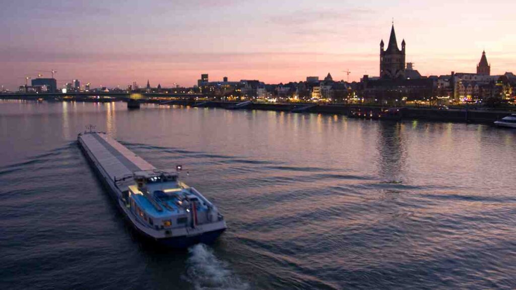 River trips in Germany: Berlin, Hamburg and other cities