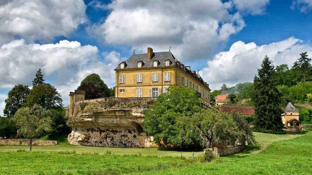 What to do in Dordogne, France: Your Ultimate Travel Guide (Bild von David Mark auf Pixabay)