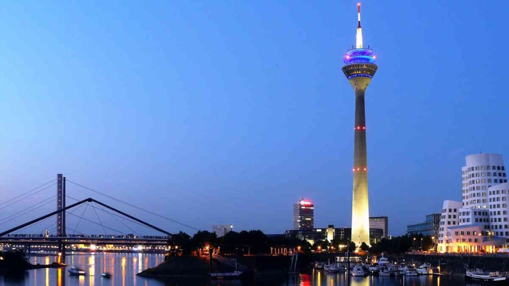 What to do in Düsseldorf, Germany: Tips and Art and Culture Travel Guide