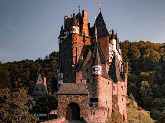 Burg Eltz - Travel Guide to Visit One of the Most Beautiful Castle of Germany