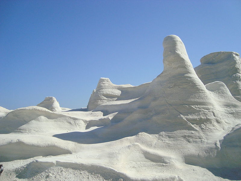 Itineraries for 1 Day to Visit Sarakiniko Beach in Milos Island