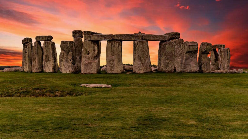 How to Visit the Lunisticium at Stonehenge, England