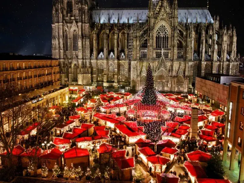 Cologne: "Christmas Magic" guided tour by bike