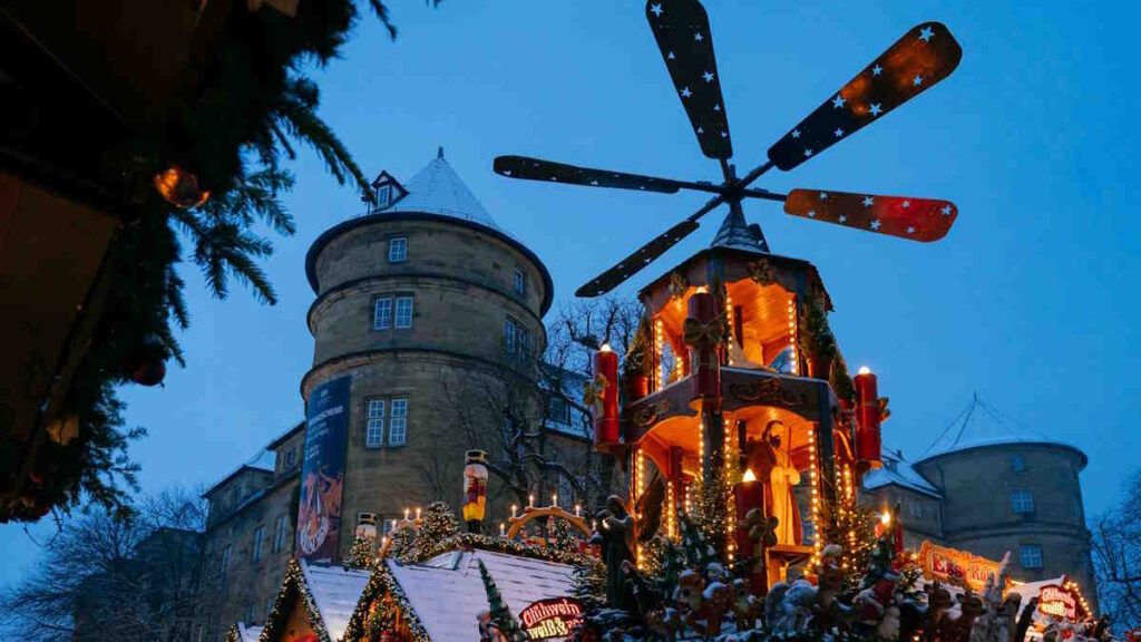 Stuttgarter Weihnachtsmarkt, Stuttgart Christmas Market in Germany