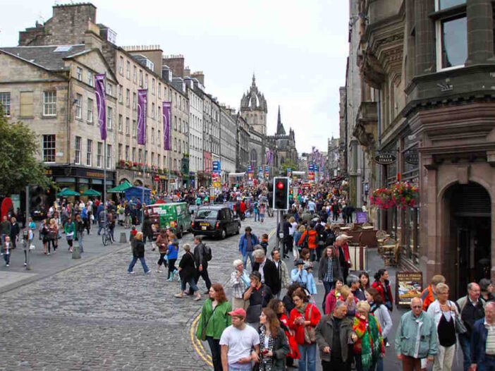 How to Visit and What to Do in Edinburgh Fringe Festival 2025, Scotland – Practical Information and Best Tips