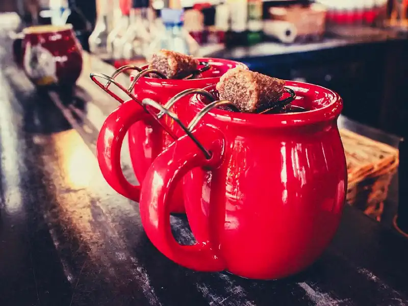 What to Eat and Drink at the Frankfurter Weihnachtsmarkt (Local Food Guide)