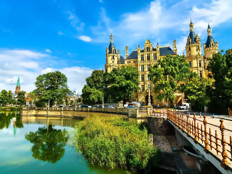 FAQ – Frequently Asked Questions about Traveling to Schwerin, Germany